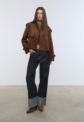 Kurzes Trenchcoat aus Kunstwildleder