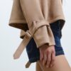 Kurzes Trenchcoat aus Kunstwildleder
