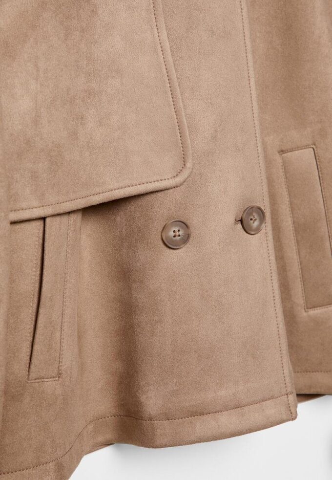 Kurzes Trenchcoat aus Kunstwildleder