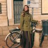 Kurzes Trenchcoat mit hohem Kragen