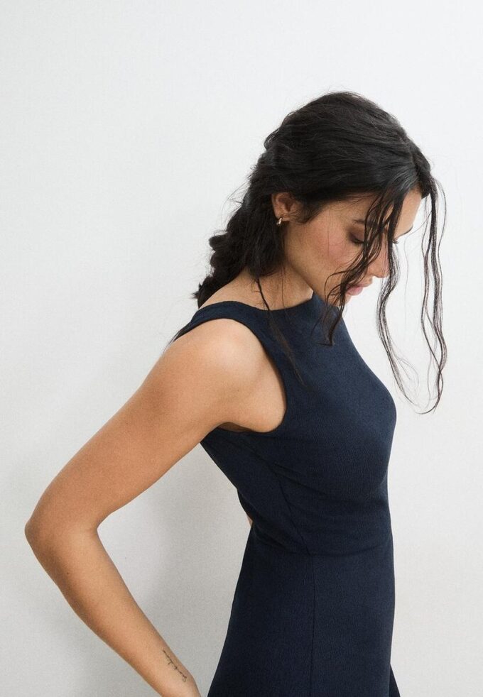 Langer, ärmelloser, gerader Jumpsuit Langer, ärmelloser, gerader Jumpsuit