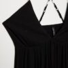 Langes Crêpe-Kleid mit Perlenverzierten Trägern