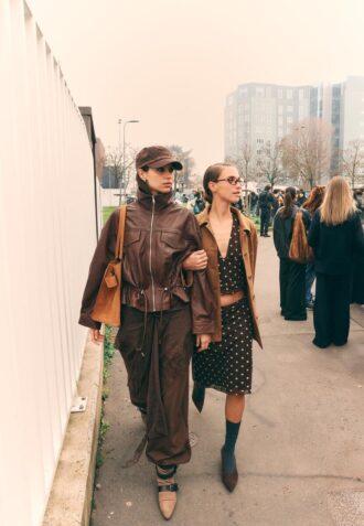 Lederjacke mit Taschen und verstellbarer Taille