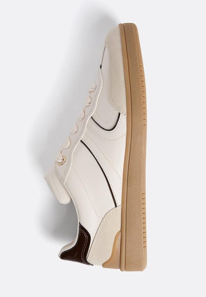 Lässige Retro-Sneaker Lässige Retro-Sneaker