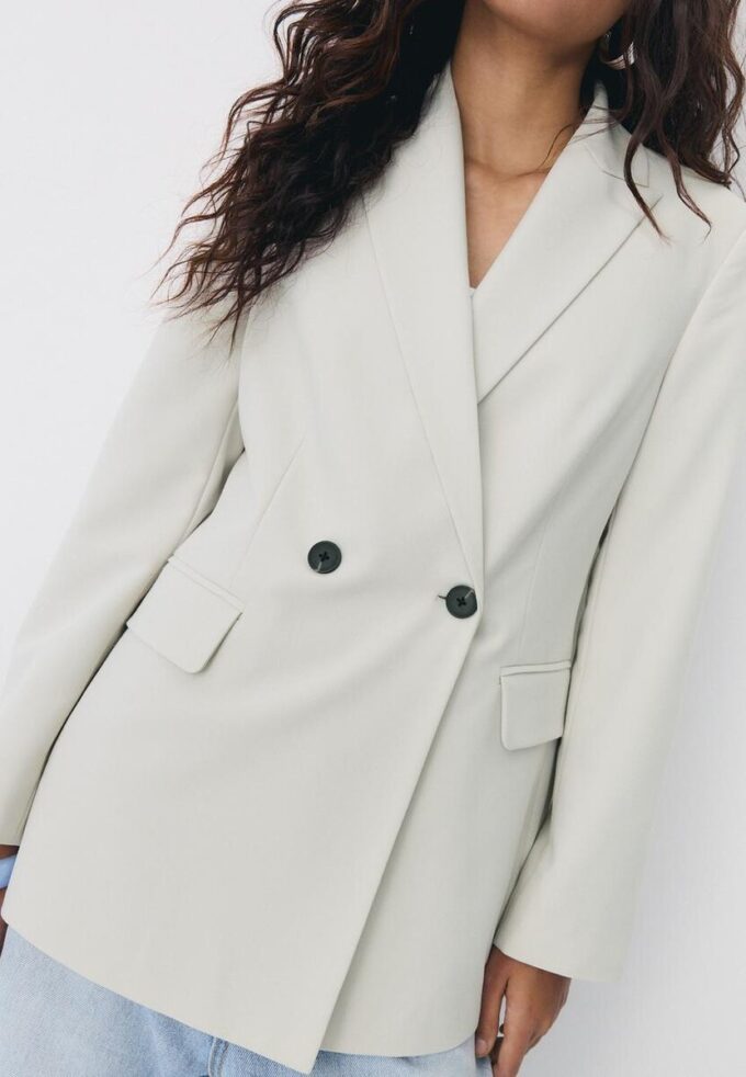 Maßgeschneiderter Blazer Maßgeschneiderter Blazer