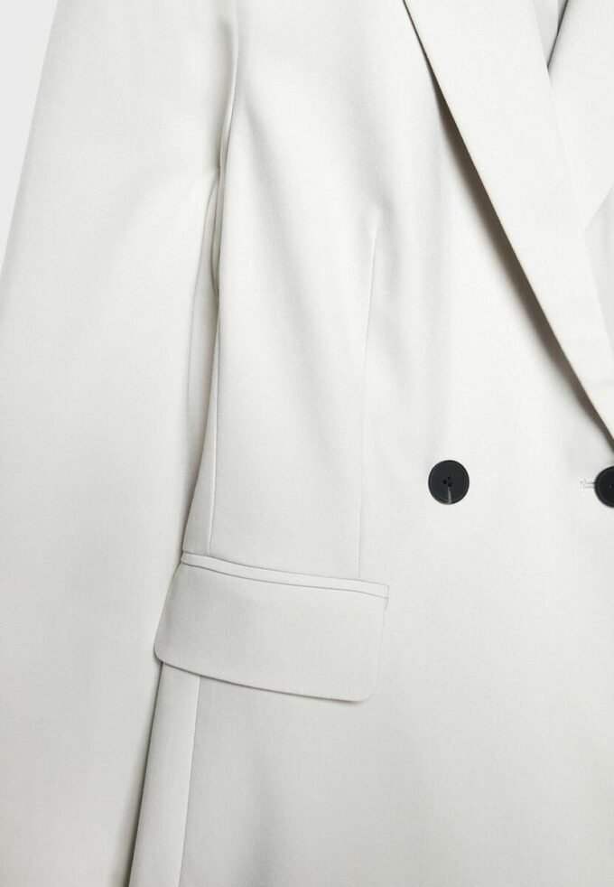 Maßgeschneiderter Blazer Maßgeschneiderter Blazer