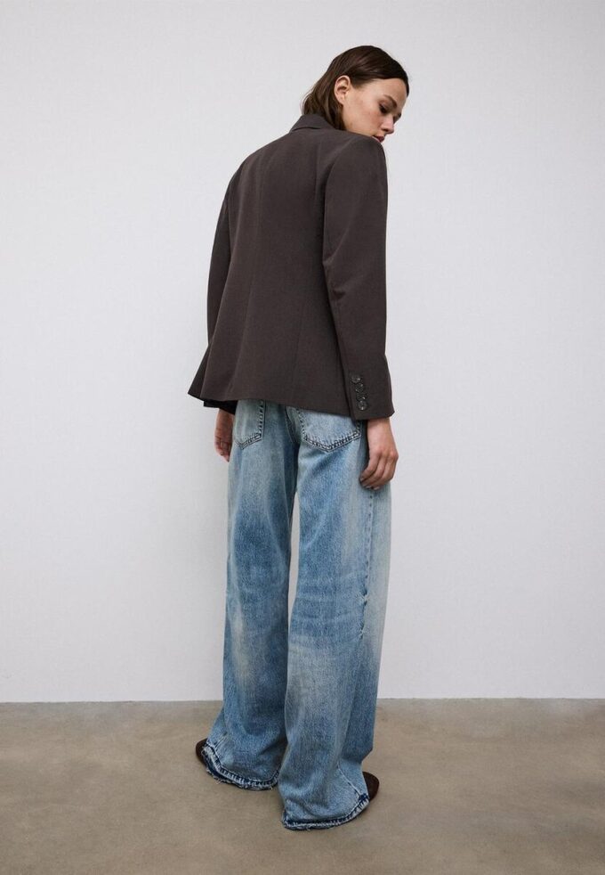 Maßgeschneiderter Blazer mit Knopfleiste