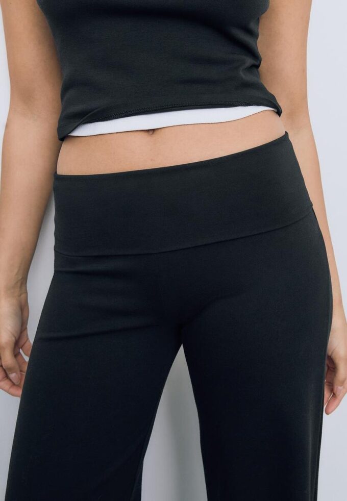 Mesh-Hose mit umgeschlagenem Bund Mesh-Hose mit umgeschlagenem Bund