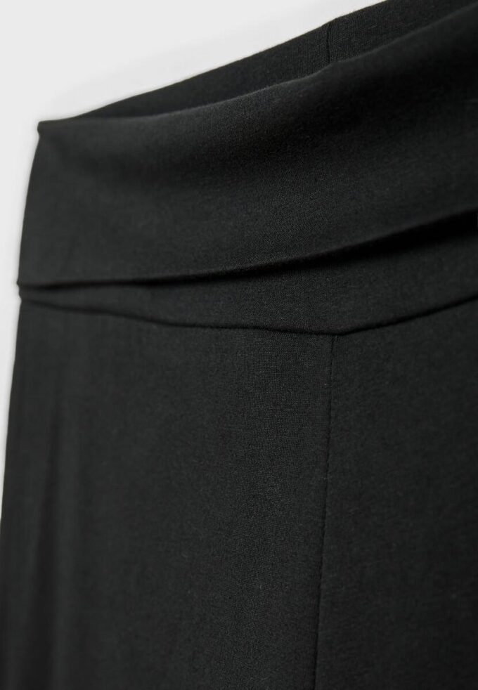 Mesh-Hose mit umgeschlagenem Bund Mesh-Hose mit umgeschlagenem Bund