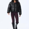 Metallic-Daunenjacke mit Kapuze Metallic-Daunenjacke mit Kapuze