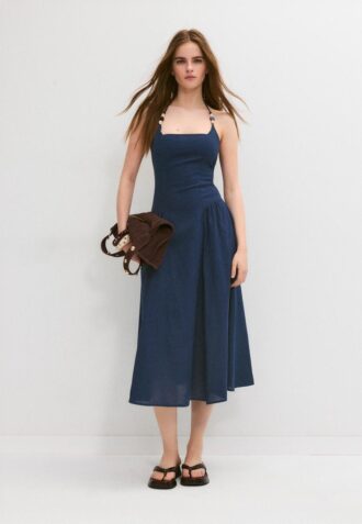 Midi-Halterkleid mit Perlenverzierung Midi-Halterkleid mit Perlenverzierung