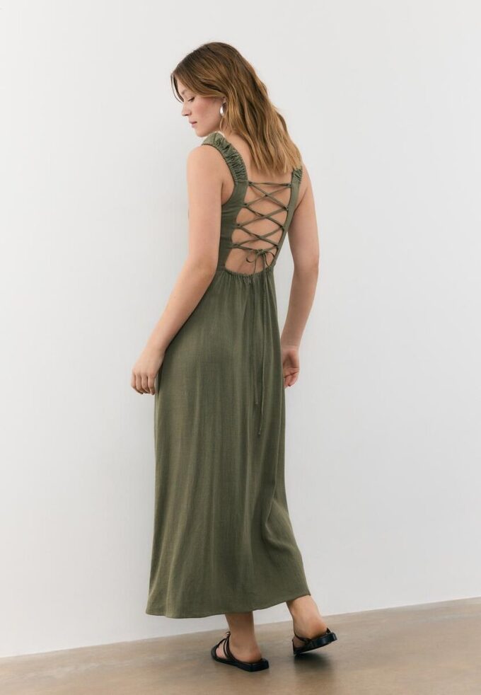 Midi-Kleid mit gekreuztem Rücken im Leinen-Look Midi-Kleid mit gekreuztem Rücken im Leinen-Look