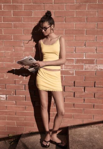 Mini-Skort mit Spitzenbesatz