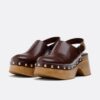 Plateau-Clogs mit Nieten