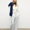 Pullover mit V-Ausschnitt und Fledermausärmeln Pullover mit V-Ausschnitt und Fledermausärmeln