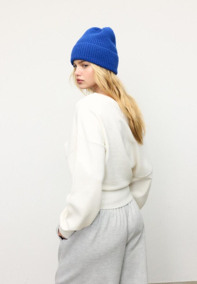Pullover mit V-Ausschnitt und Fledermausärmeln Pullover mit V-Ausschnitt und Fledermausärmeln
