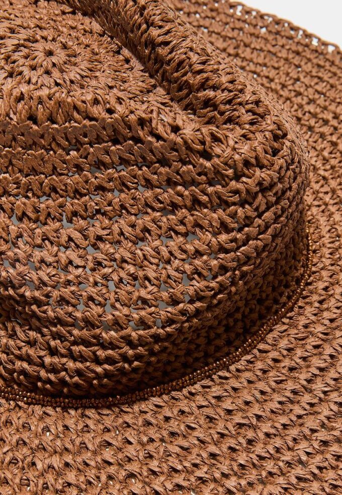 Raffia-Hut