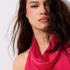 Rückenfreies Midi-Kleid mit Neckholder Rückenfreies Midi-Kleid mit Neckholder