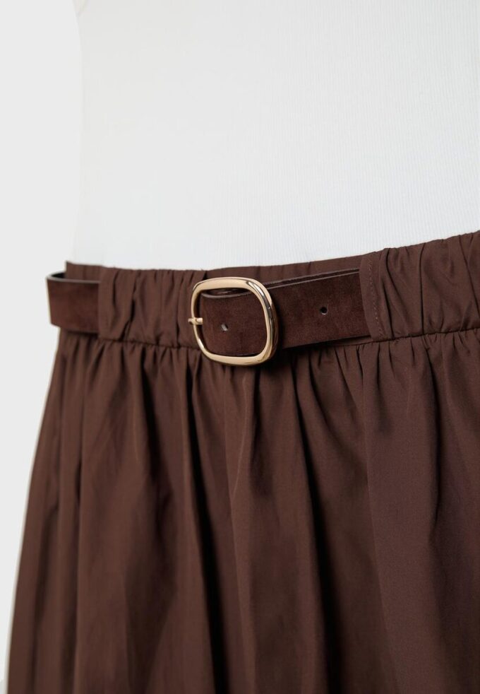 Ärmelloses Midikleid aus zwei Materialien mit Gürtel