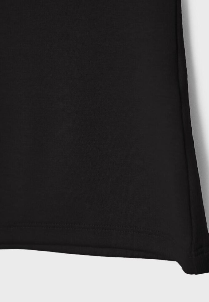 Ärmelloses T-Shirt mit Trichterkragen Ärmelloses T-Shirt mit Trichterkragen