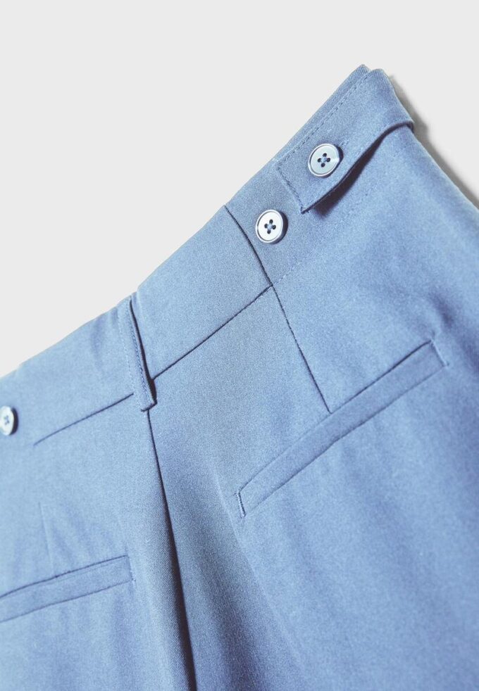 Rustikale Hose mit Wide Leg und verstellbaren Knöpfen
