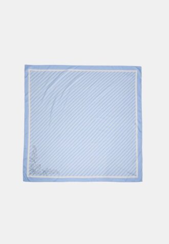 Schal mit diagonalen Streifen und Applikationen
