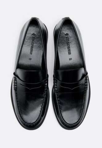 Schwarze Loafer in Lederoptik