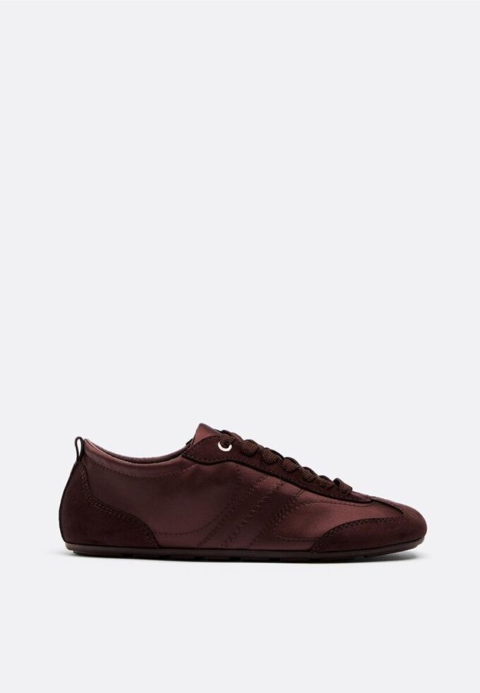 Sneaker mit feiner Satinsohle