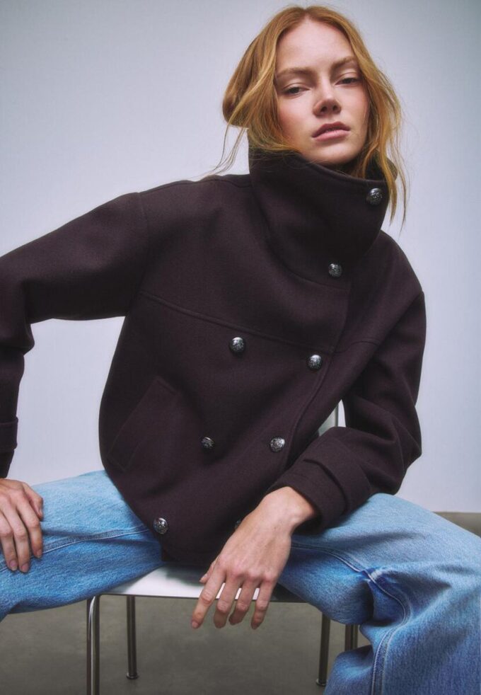 Soft Touch-Jacke mit Überkreuzverschluss und hohem Kragen Soft Touch-Jacke mit Überkreuzverschluss und hohem Kragen
