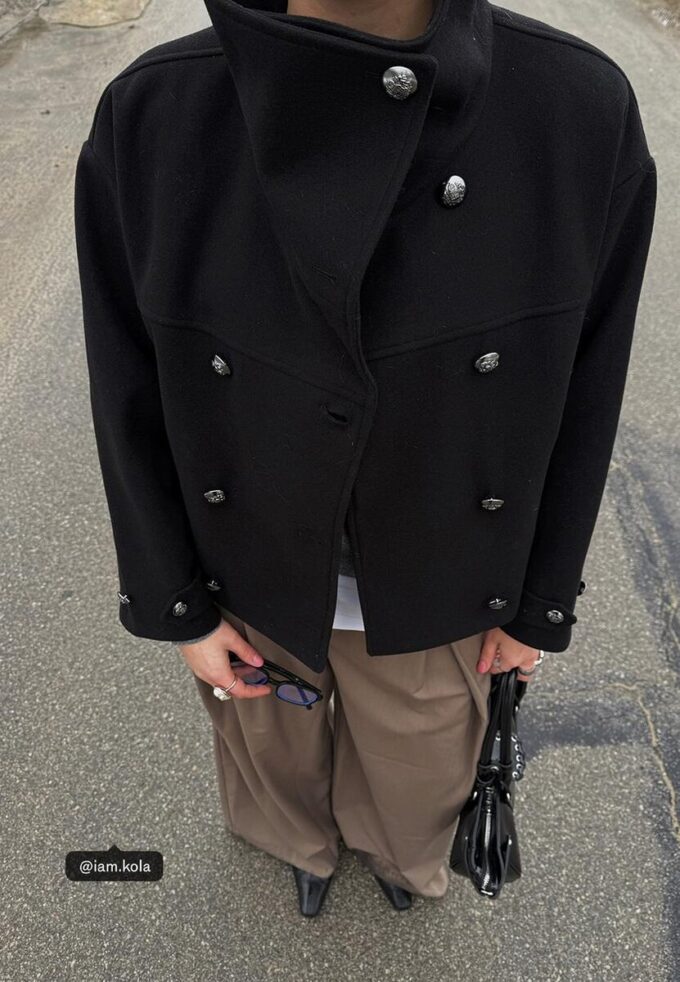 Soft Touch-Jacke mit Überkreuzverschluss und hohem Kragen Soft Touch-Jacke mit Überkreuzverschluss und hohem Kragen