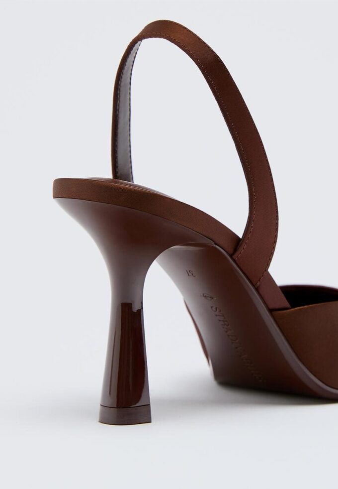 Stiletto-Absatzschuhe mit Satin-Effekt