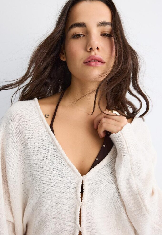 Strickjacke mit Fledermausärmeln Strickjacke mit Fledermausärmeln