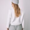 Strickpullover mit gepolsterten Schultern Strickpullover mit gepolsterten Schultern