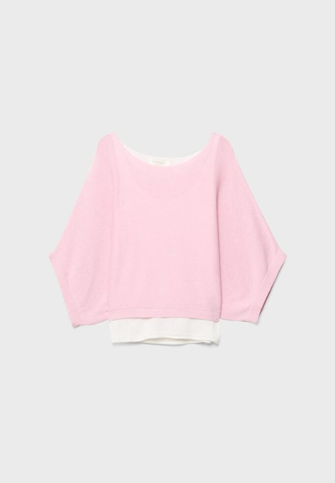 Strickpullover mit U-Boot-Ausschnitt und Überlagerung Strickpullover mit U-Boot-Ausschnitt und Überlagerung
