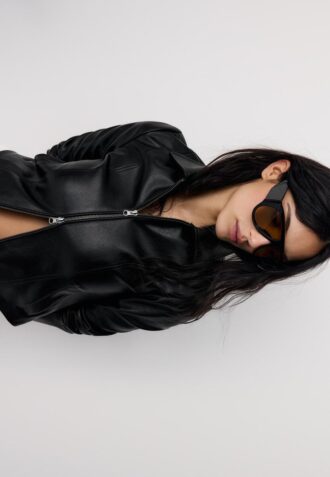 Taillierte Jacke in Lederoptik