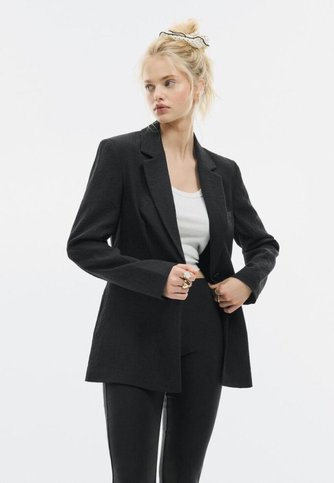 Taillierter rustikaler Blazer Taillierter rustikaler Blazer
