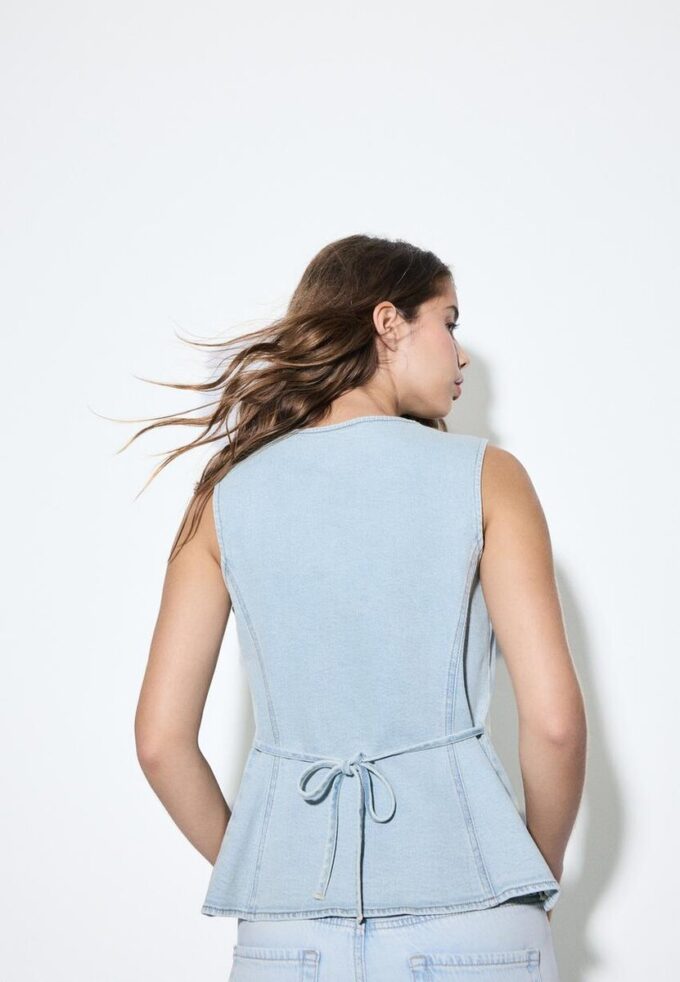 Tailliertes Denim-Oberteil Tailliertes Denim-Oberteil