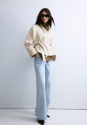 Trenchcoat mit hohem Kragen in Lederoptik