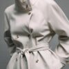 Trenchcoat mit hohem Kragen in Lederoptik Trenchcoat mit hohem Kragen in Lederoptik