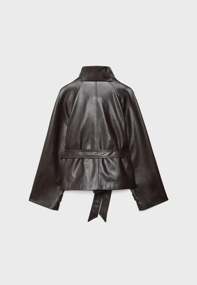 Trenchcoat mit hohem Kragen in Lederoptik Trenchcoat mit hohem Kragen in Lederoptik