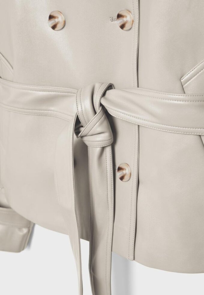 Trenchcoat mit hohem Kragen in Lederoptik Trenchcoat mit hohem Kragen in Lederoptik