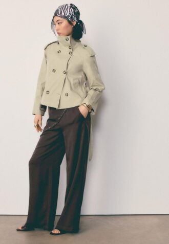 Trenchcoat mit hohem Kragen und Gürtel