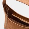 Umhängetasche aus Kunstwildleder mit Schnallendetail