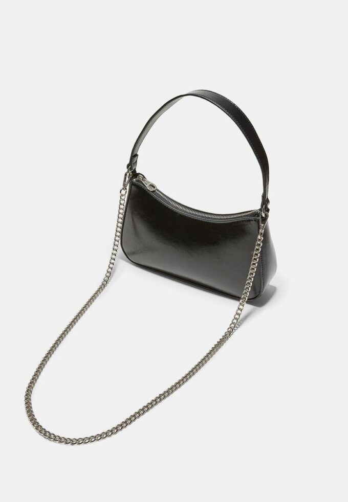 Umhängetasche mit langer Kette