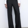 Weit geschnittene elegante Hose