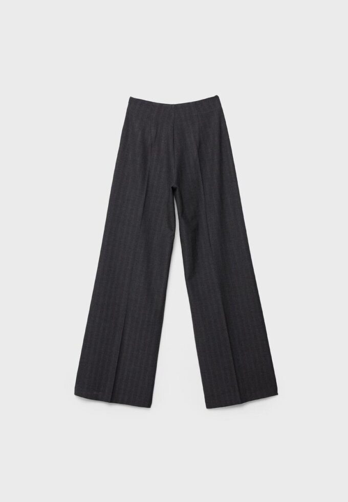 Weit geschnittene elegante Hose