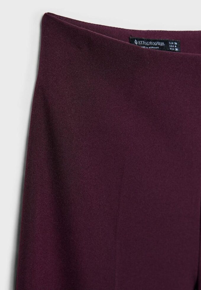 Weit geschnittene elegante Hose