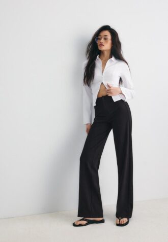 Weit geschnittene Hose