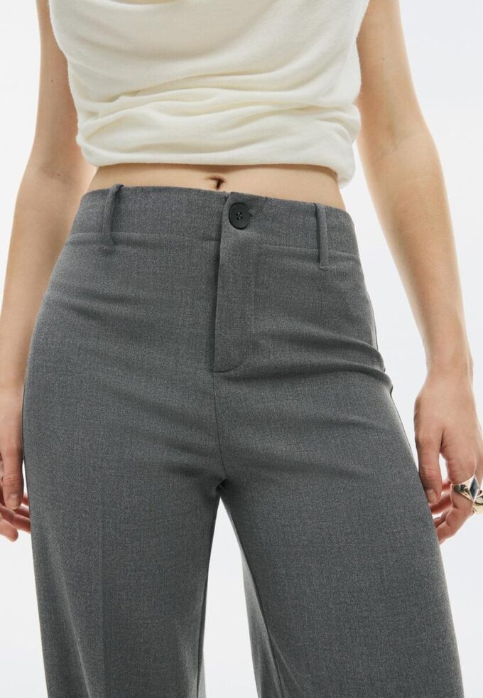 Weit geschnittene Hose