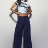 Weit geschnittene, taillierte Hose mit Abnähern Weit geschnittene, taillierte Hose mit Abnähern